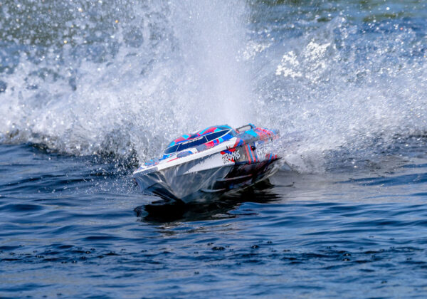 Traxxas Spartan harjavaba mootoriga paat - Punane (ilma aku ja laadijata) - Image 9