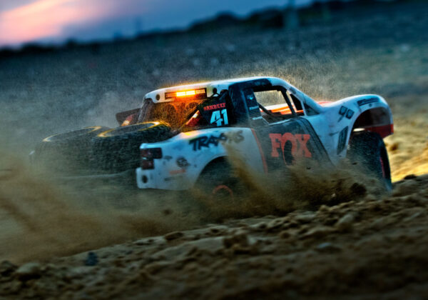 Traxxas Unlimited Desert Racer Fox LED - Image 4
