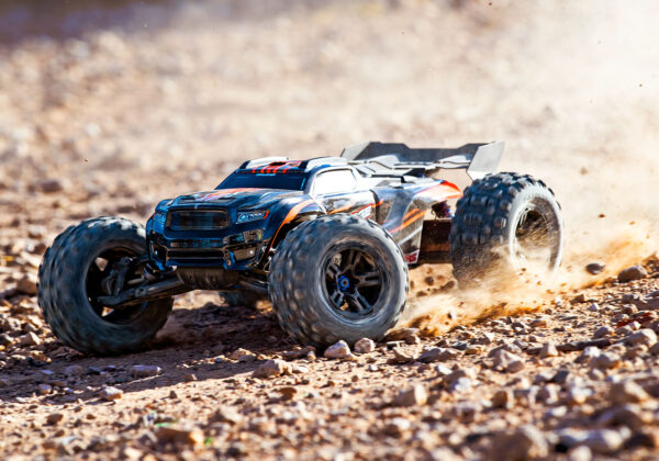 Traxxas Sledge 1/8 Truggy Orange - Image 8