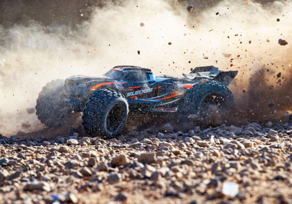 Traxxas Sledge 1/8 Truggy Orange - Image 7