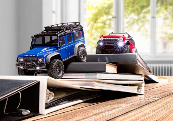 Traxxas TRX-4m Land Rover Defender Crawler, Sinine, RTR - Image 7