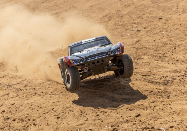 Traxxas Slash 2WD VXL TSM LED Red (w/o battery and charger) - Image 3