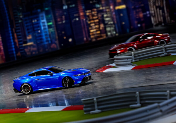 105237-4-4-Tec-DRIFT-Mustang-Action-BLUE-RED-Indoor-1597 Traxxas 4-Tec Drift tagaveoline driftikas, Punane (ilma aku ja laadijata) - Image 5