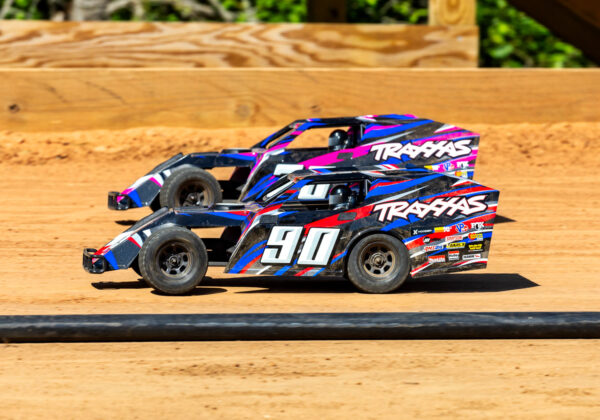 Traxxas Slash Bl-2s Modified (Mudboss) - Roosa - Image 4