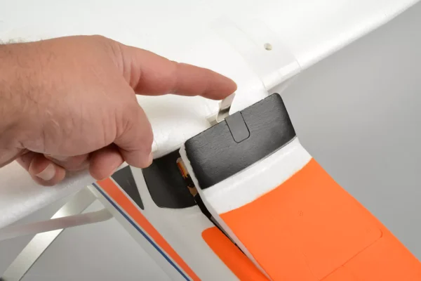 Arrows RC Trekker 1200mm RTF - Image 12