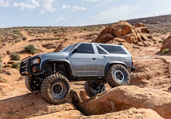Traxxas TRX-4 Nissan Pathfinder Hõbedane Crawler - Image 4